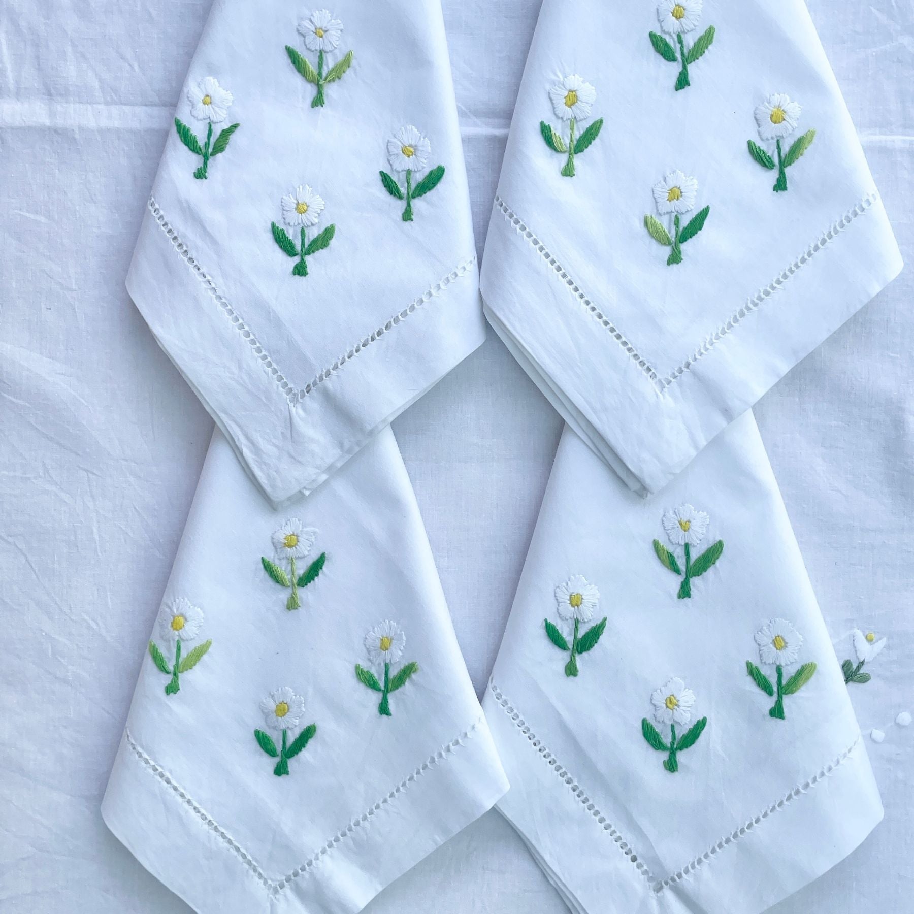 Daisy Flower Embroidered Napkins (Set Of Four) The Charpoy