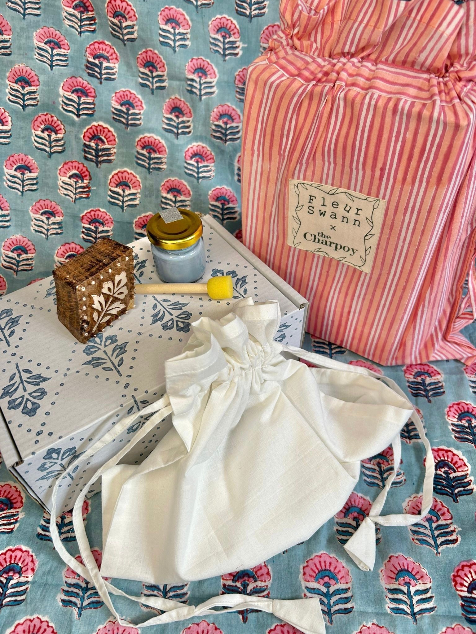 Diathus Flower Wood Blockprinting Kit - Tote Bag The Charpoy