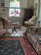 Handwoven Scalloped Border Floral Dhrurrie/Rug