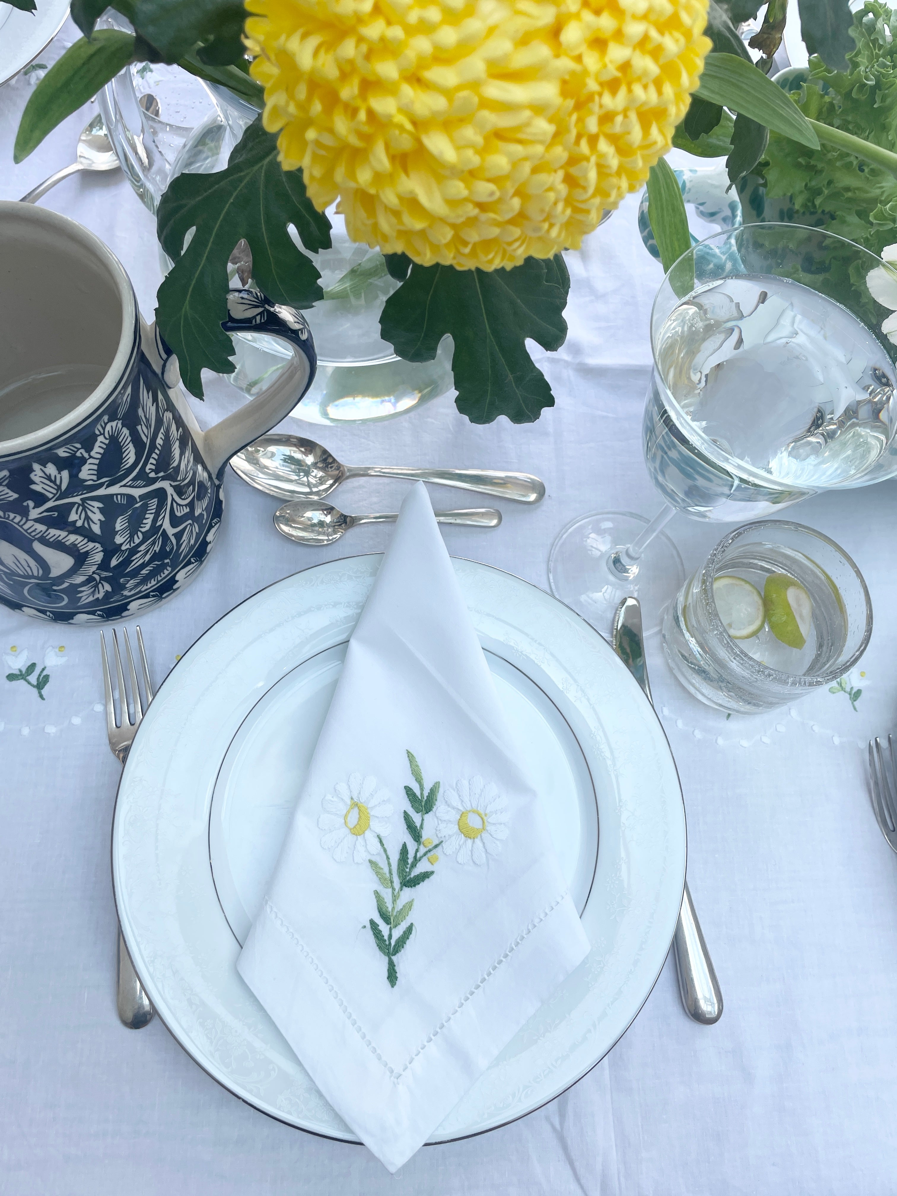 White Daisy Embroidered (Set Of Four) The Charpoy