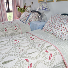 Amaryllis Flower Quilt/Eiderdown The Charpoy