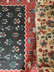 Handwoven Scalloped Border Floral Dhrurrie/Rug